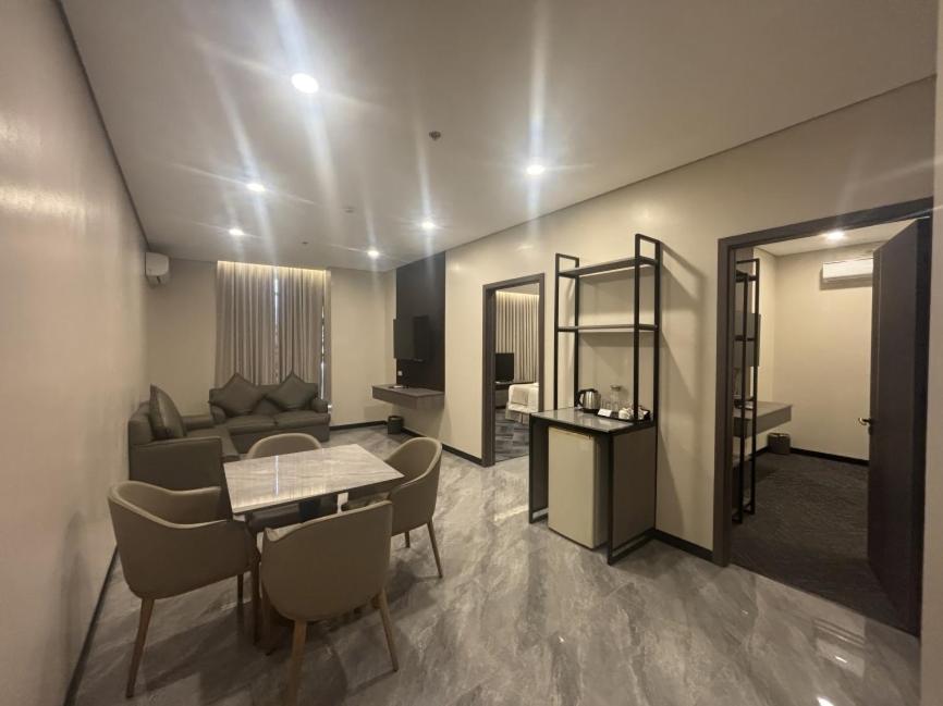 Iloilo Grand Hotel Екстериор снимка