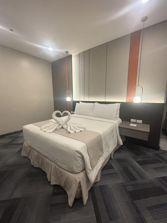 Iloilo Grand Hotel Екстериор снимка