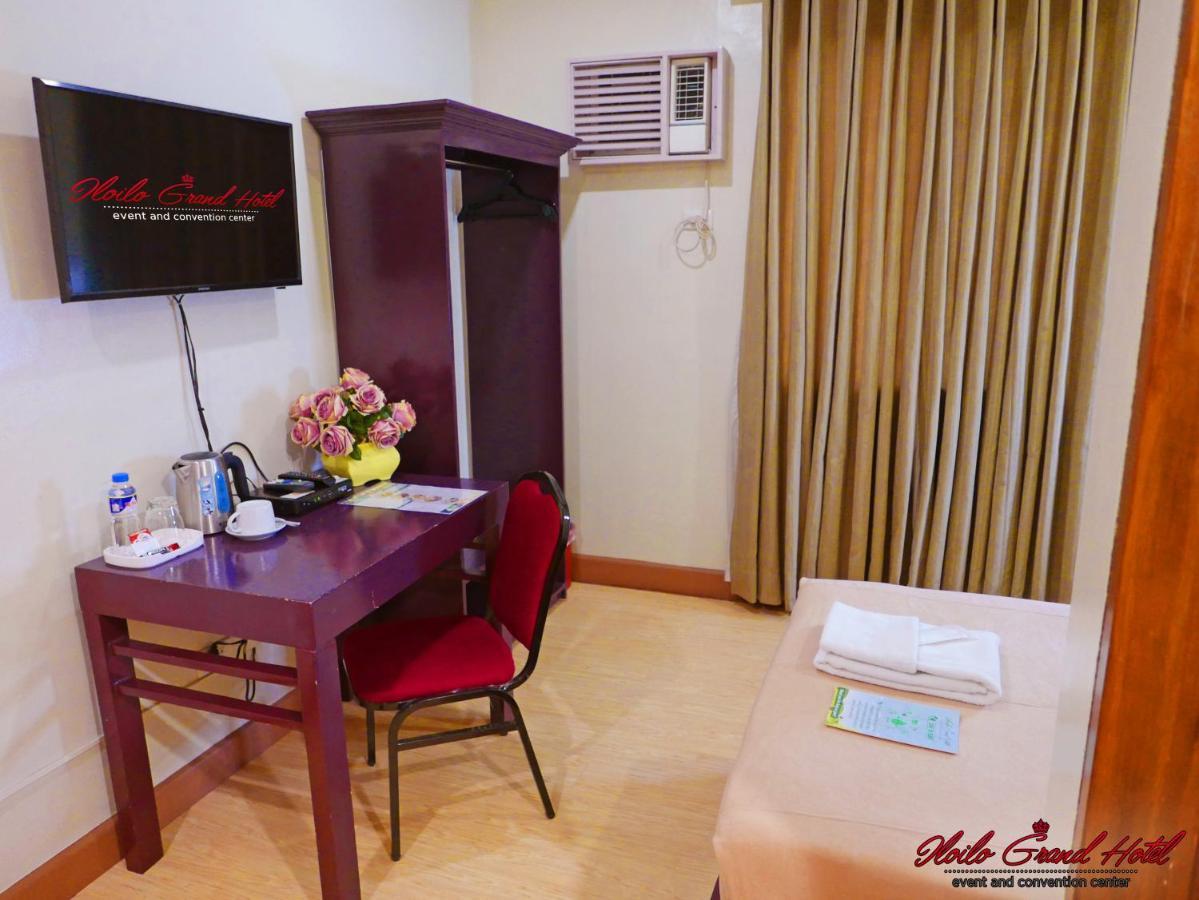 Iloilo Grand Hotel Екстериор снимка