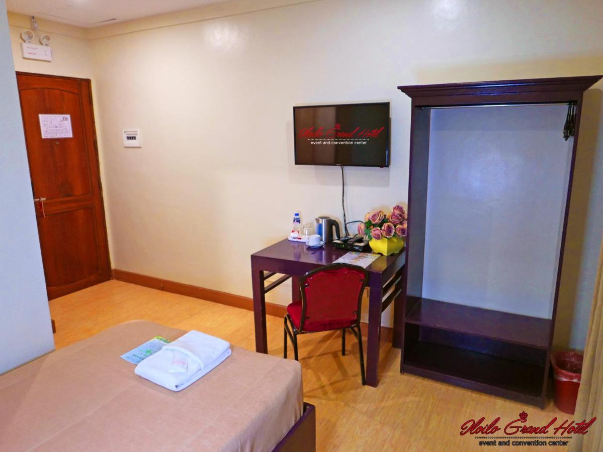 Iloilo Grand Hotel Екстериор снимка