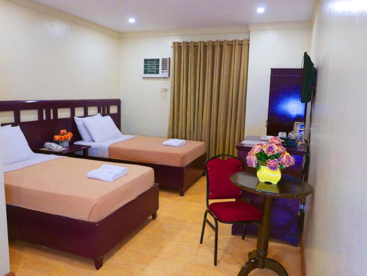 Iloilo Grand Hotel Екстериор снимка