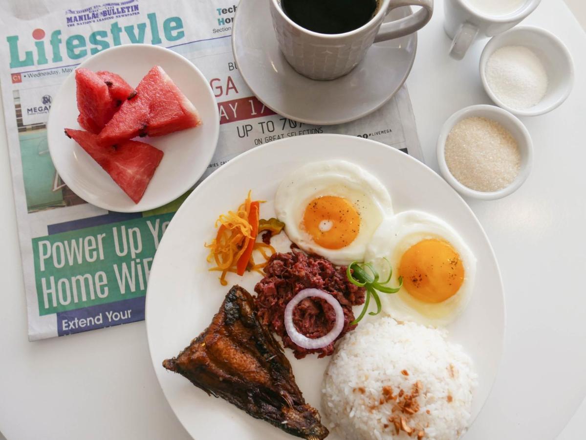 Iloilo Grand Hotel Екстериор снимка